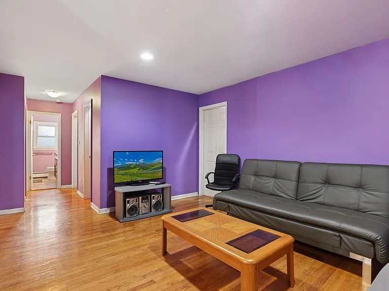2147 Ridge Ave #2D — Photo 1
