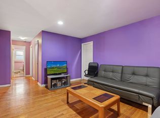 2147 Ridge Ave APT 2D, Evanston, IL 60201