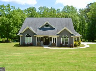 3440 Camelot Way, Loganville, GA 30052