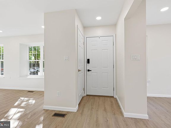 5th image of 7703 Spruce Mill Dr