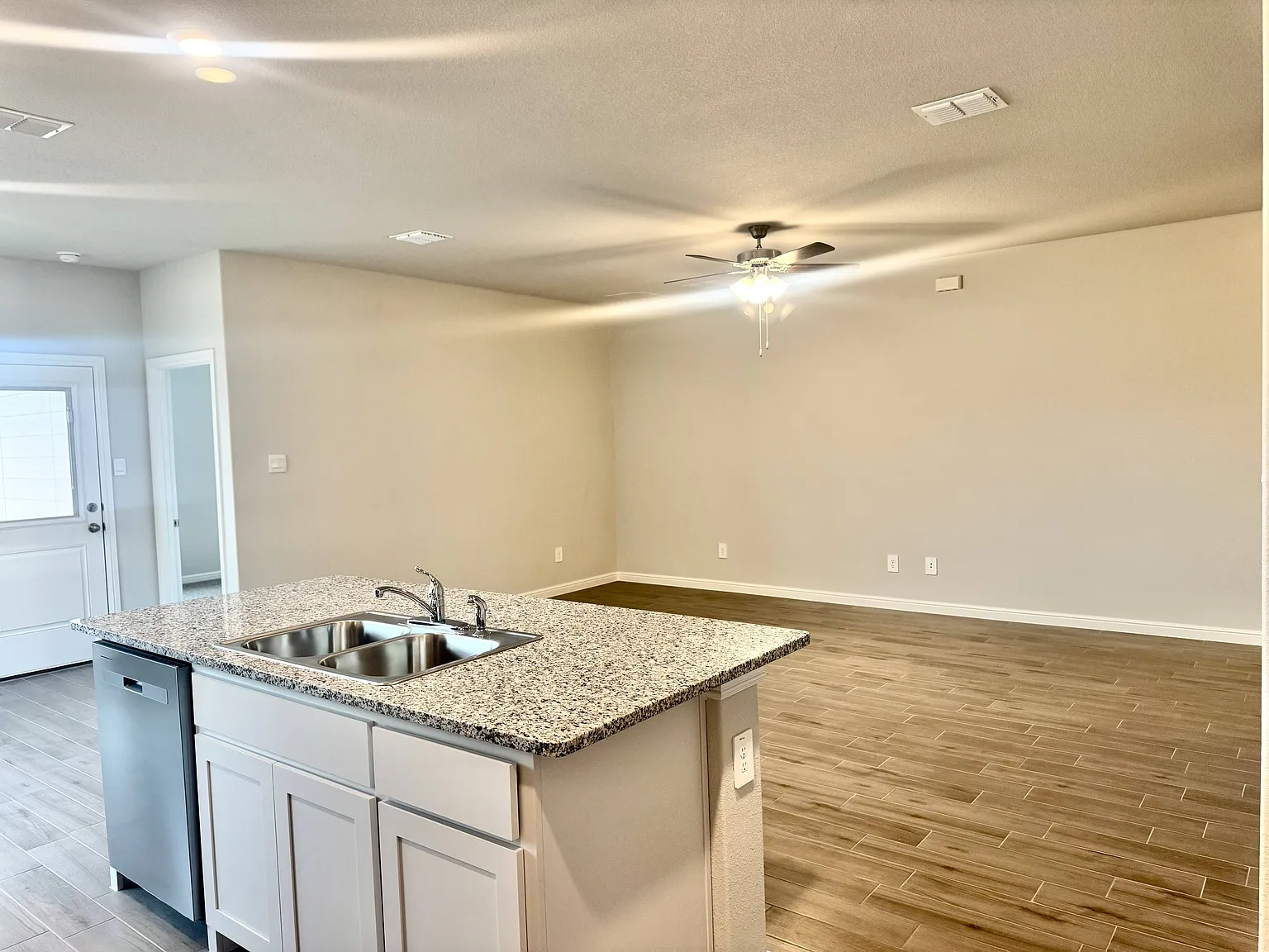 160 Daffodil Lane — Photo 4