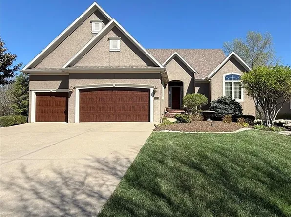 10320 W 142nd St, Overland Park, KS 66221