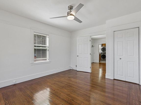 3rd image of 4844 Daisy St