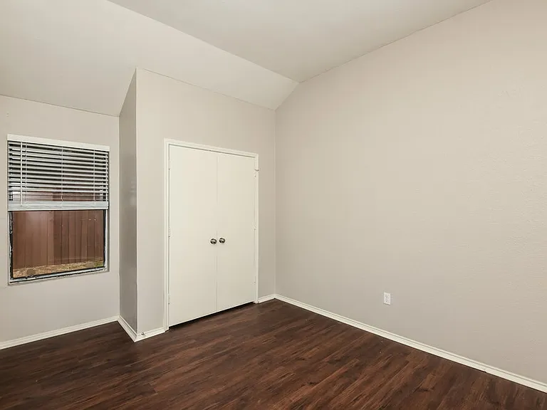 629 Ozark Ave — Photo 13