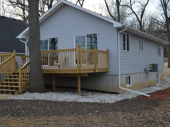 32 Magnolia Dr, Putnam, IL 61560