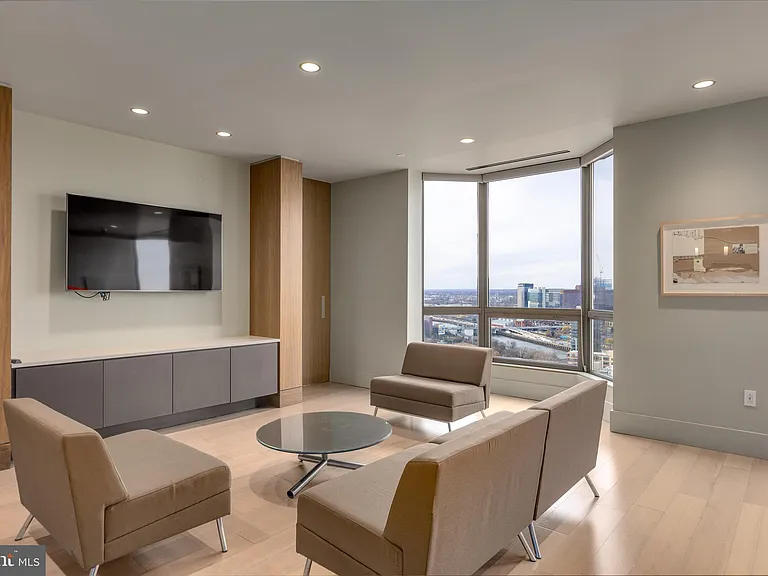 2020 Walnut St #29J — Photo 20
