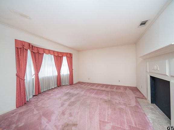 3rd image of 1426 Everglades Dr