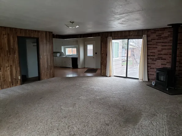 603 W 7th St, Wallowa, OR 97885