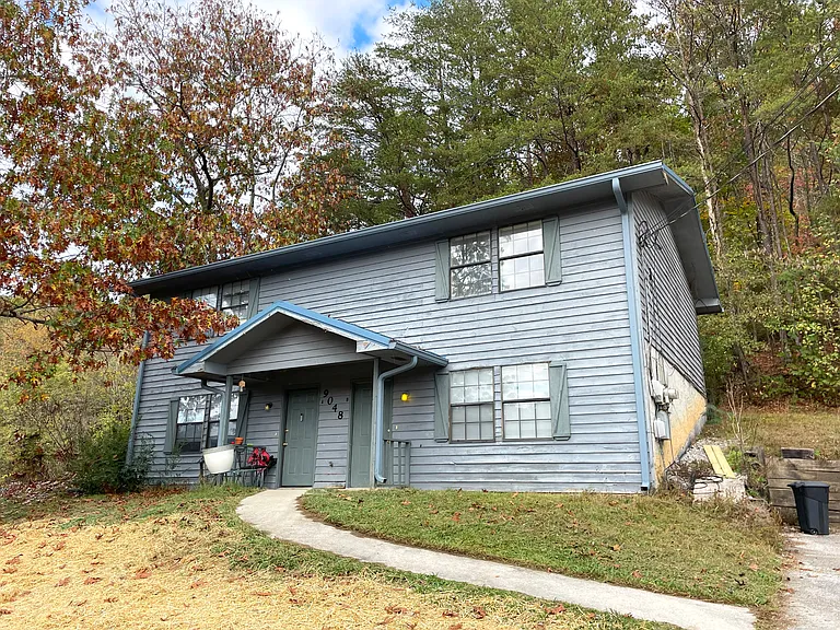9048 Daisy Dallas Rd #B — Photo 1