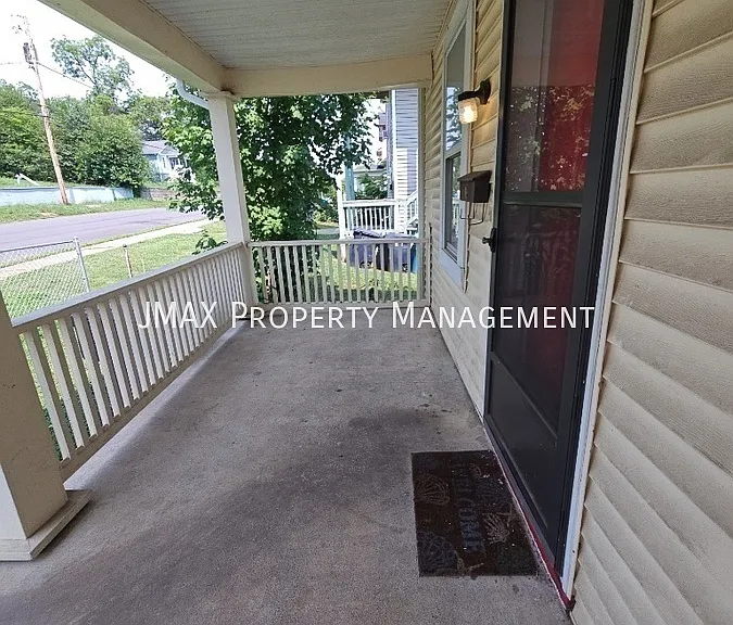1732 Hanover Ave NW #A — Photo 2