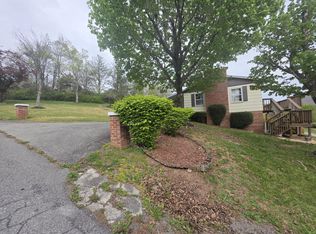 246 Clark St, Hinton, WV 25951