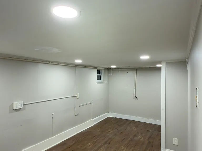 616 Linnard St #1 — Photo 5