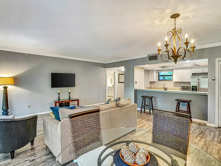 11863 Wimbledon Cir #424 — Photo 6