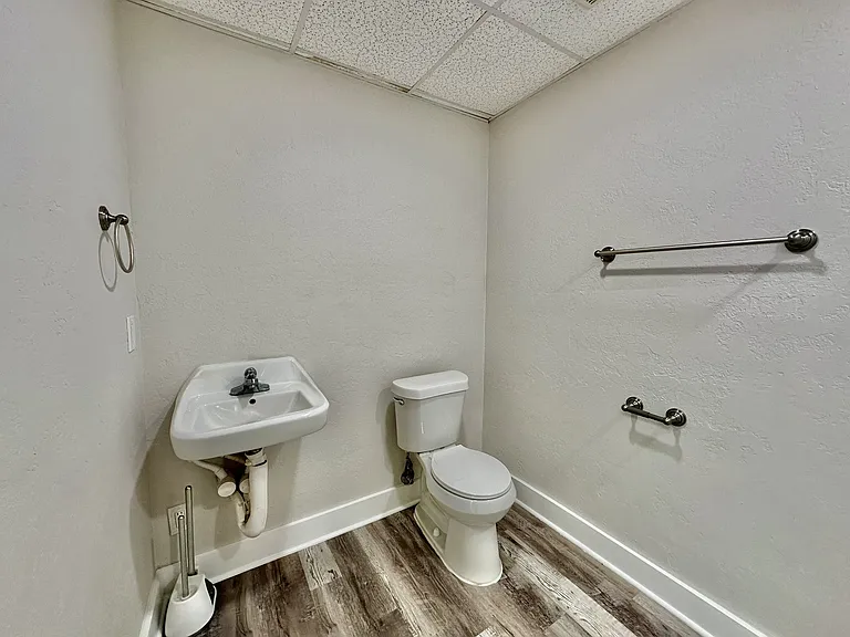 115 W College St #103 — Photo 16