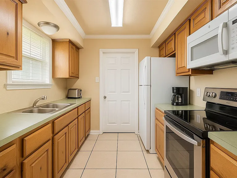2330 Autumn Chase Loop #B — Photo 4