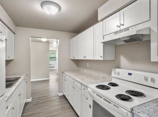 2035 Eastman Ave #17, Green Bay, WI 54302