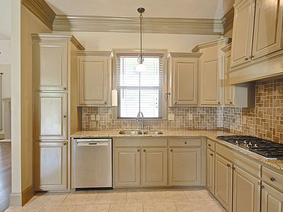 5th image of 15194 Murano Ave