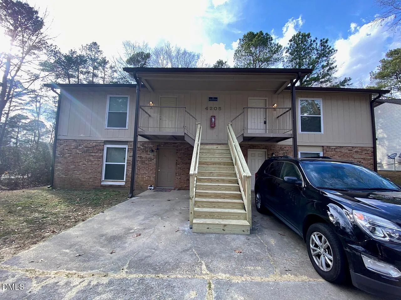 2 bed, 2.0 bath, 1047 sqft, $1,150 — Photo 2