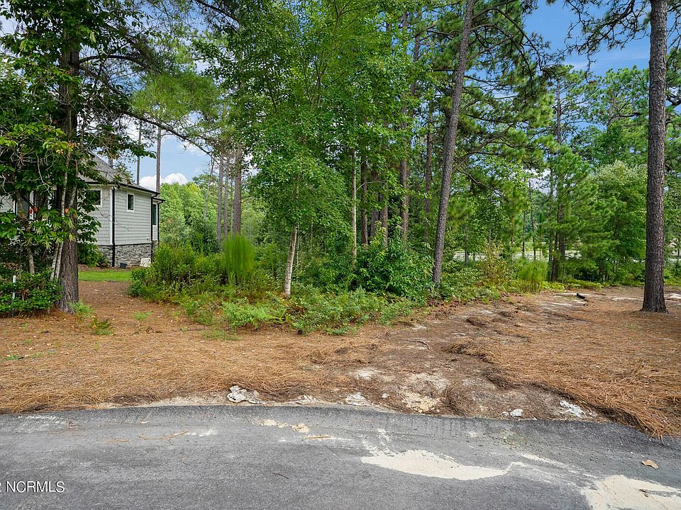 1st image of 155 Woodenbridge Ln