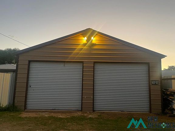 2nd image of 913 Mora St