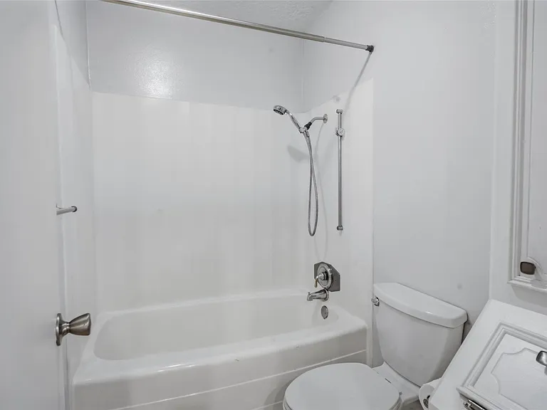 182 Greenleaf Ln — Photo 14