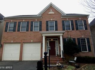 8318 Thwaite Howe Dr, Lorton, VA 22079