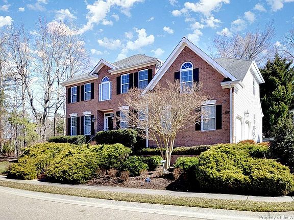 2nd image of 105 Meredith Way