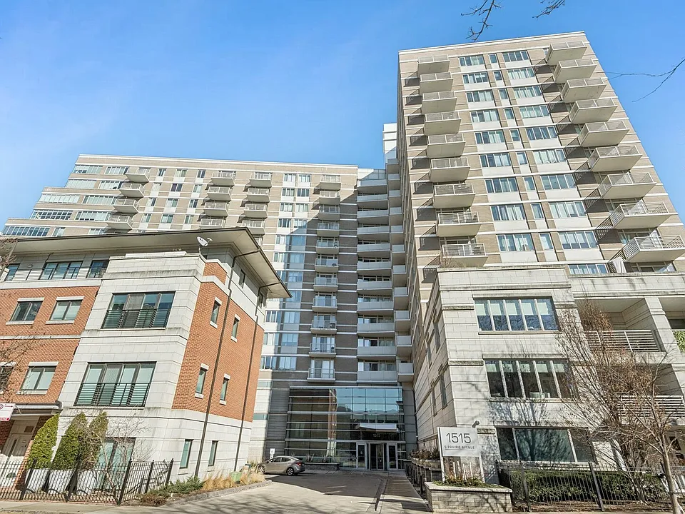 1515 S Prairie Ave #914