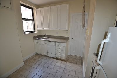 2nd image of 305 W 45th St APT 5I