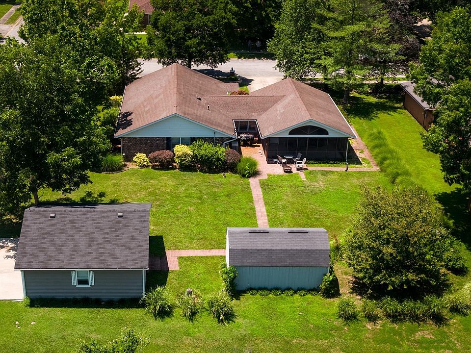 1st image of 123 S Violet Ln