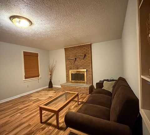 5th image of 1377 Broadway Ave