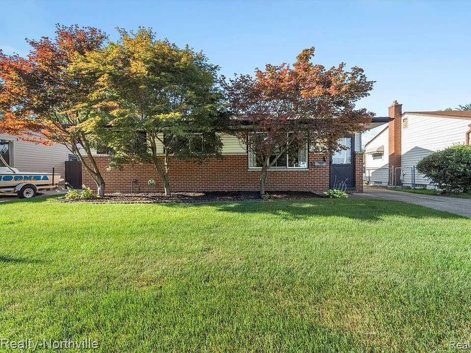 1st image of 34657 Avondale St
