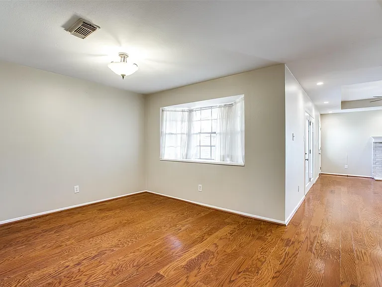 11658 Lakeside Park Dr #313 — Photo 17