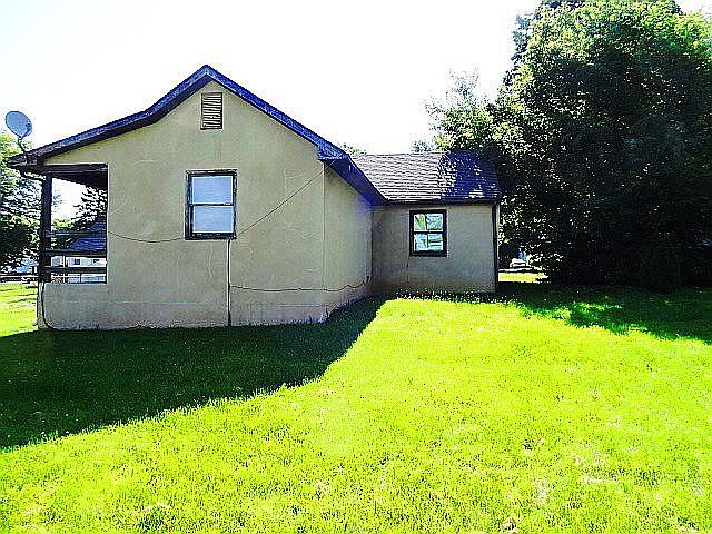 2nd image of 435 Myrtle St