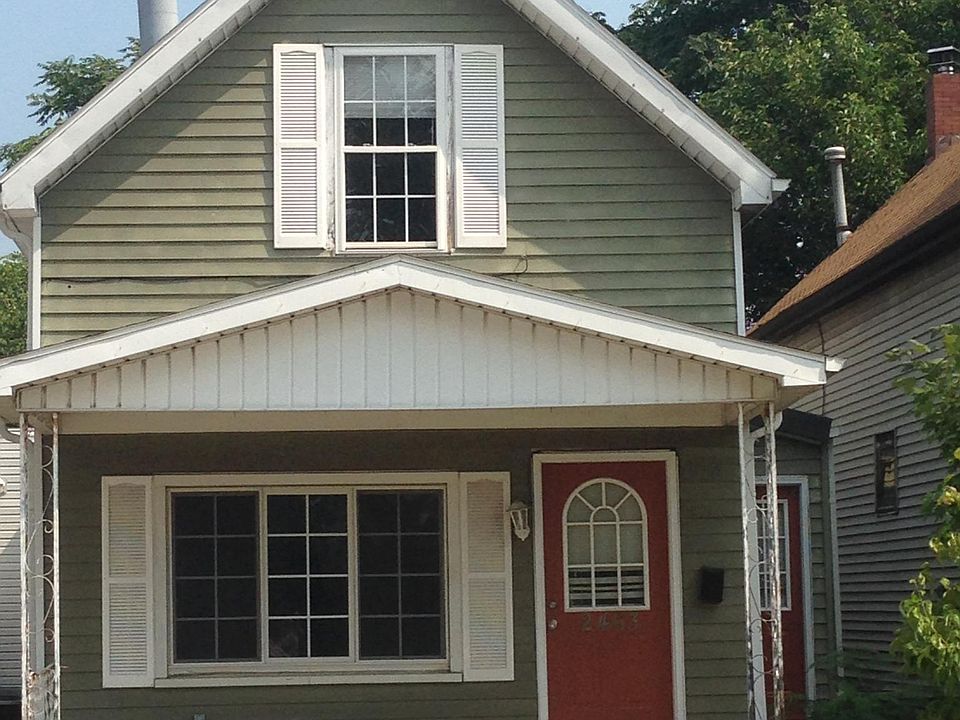 2463 West Franklin Street. AVAILABLE End of JULY. 3 bdrm 2 bath with some off-street parking. $990 per month $900 deposit. NO PETS. Students ALWAYS Welcome.