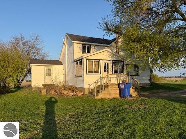 1st image of 2425 E Roggy Rd