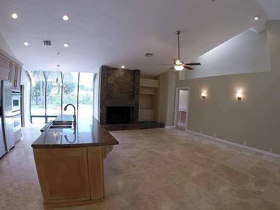 2nd image of 6921 Woodridge Dr