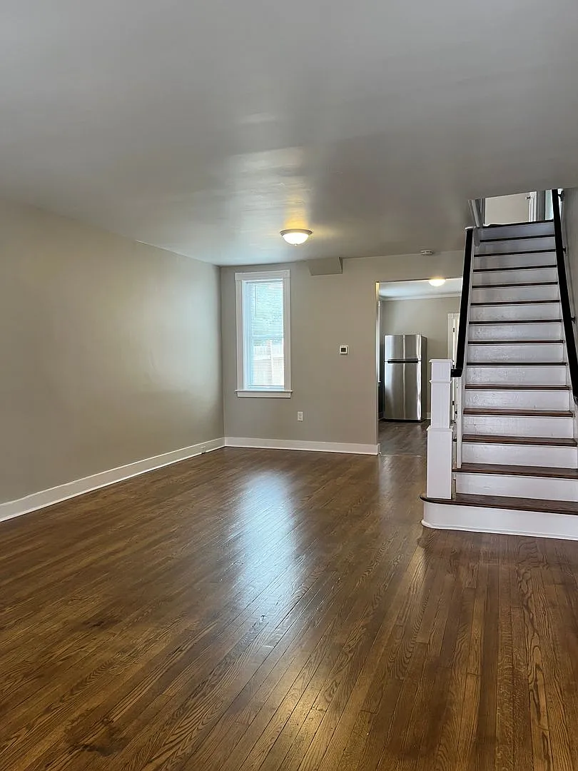 427 Green St photo 1
