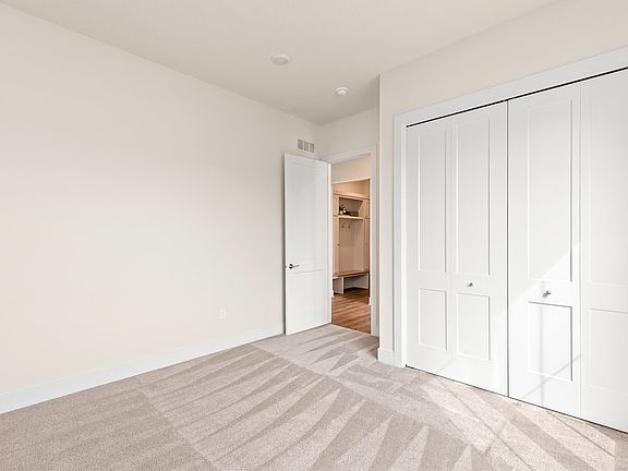 5th image of 2646 SE Steele Dr