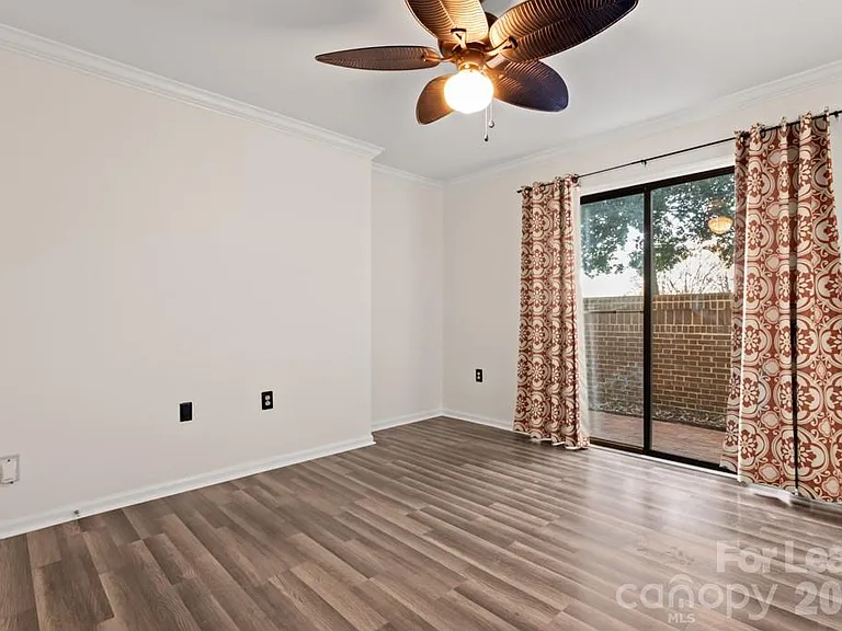 212 W 10th St #4 — Photo 9