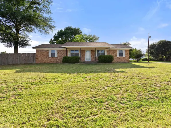 1501 Pearl St, Lindale, TX 75771