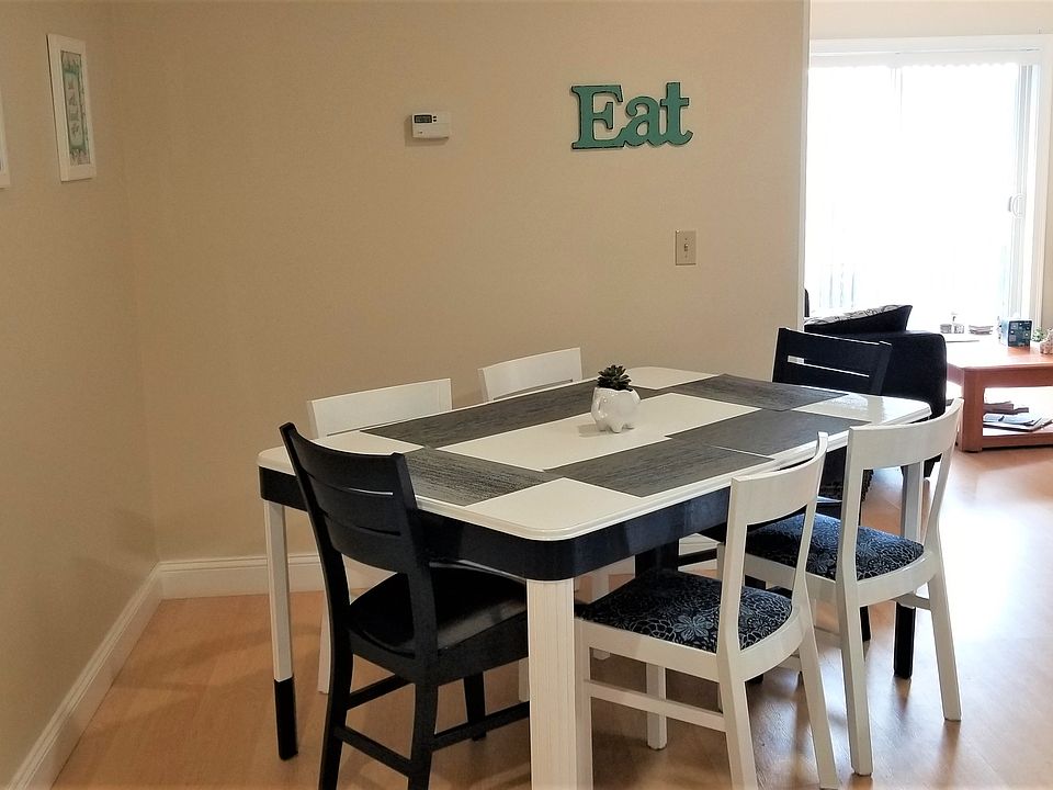 Breakfast nook