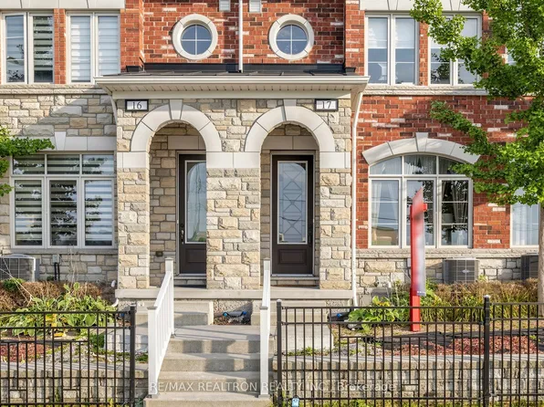 1331 Major Mackenzie Dr W #17, Vaughan, ON L6A 4W4