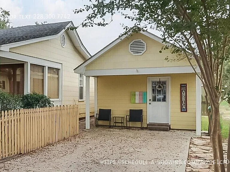 176 Markham Drivebungalow — Photo 1