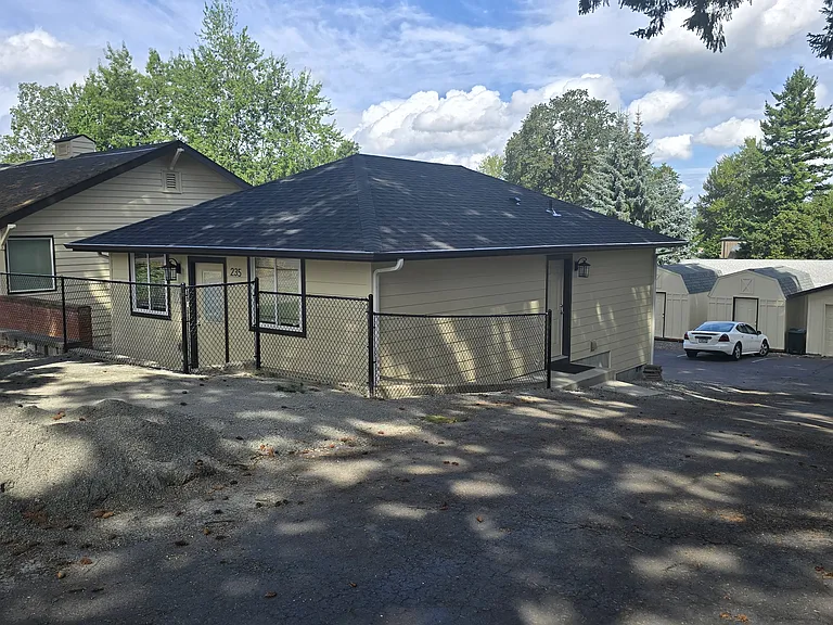 235 Bridge St — Photo 3
