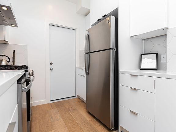 3rd image of 1230 Jackson St #2