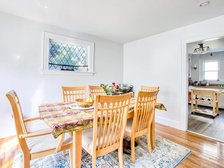 42 Thompson St — Photo 16