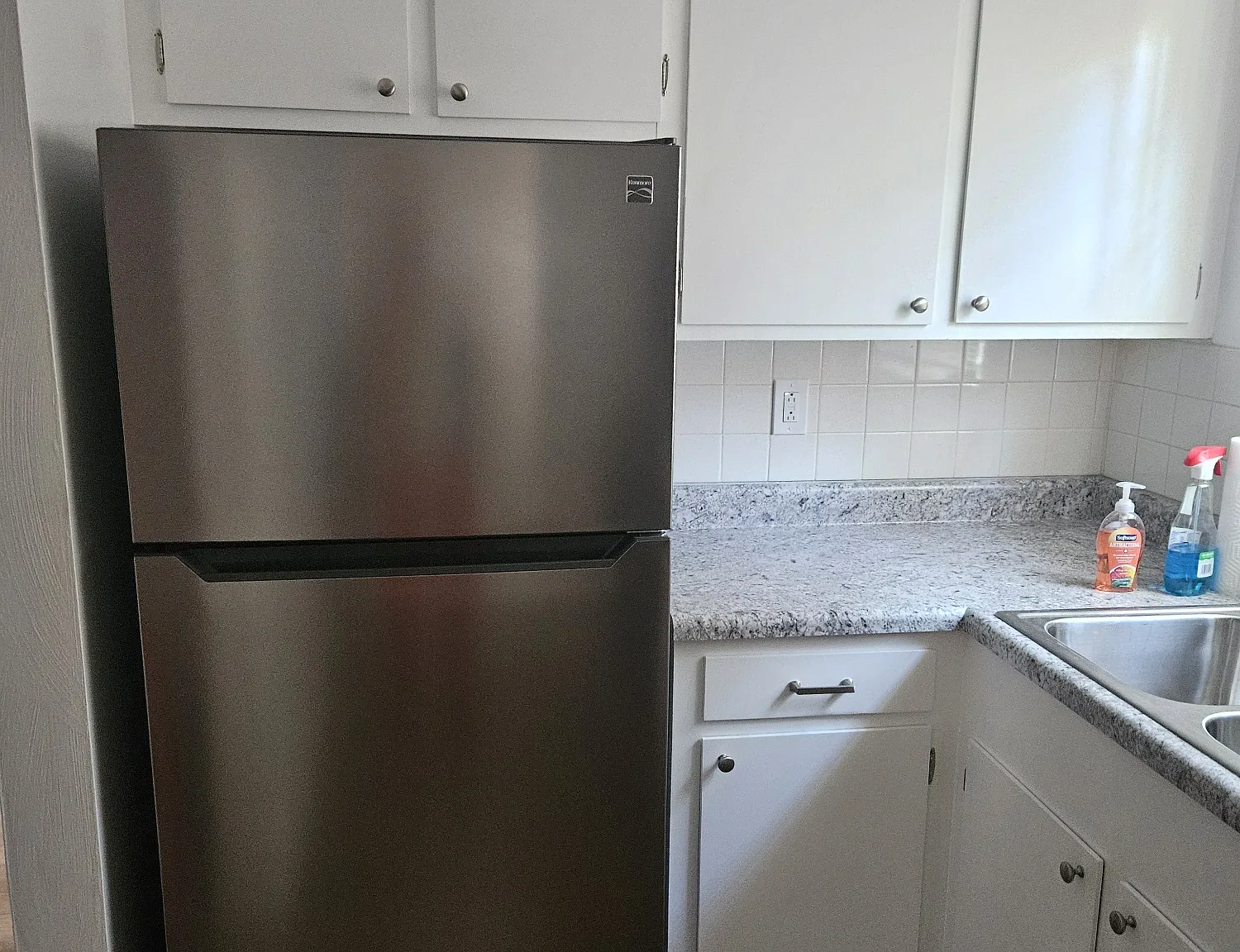 3 bed, 1410 sqft, $2,475 — Photo 3