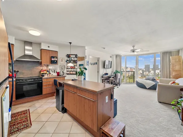 801 S King St APT 2601, Honolulu, HI 96813