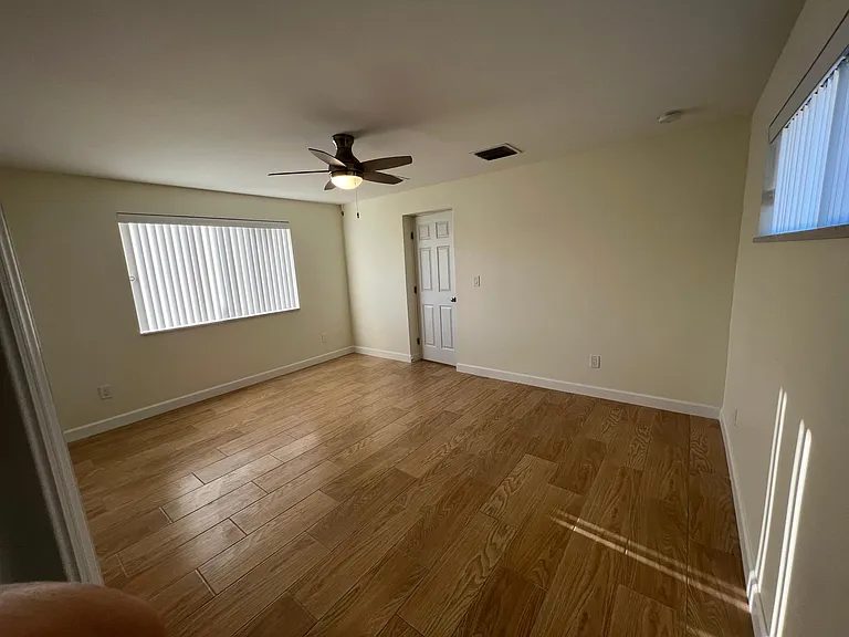 7781 Sheridan St — Photo 30
